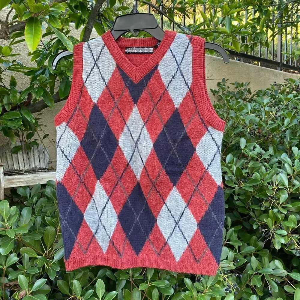 XG Boys Red, Blue & Gray Argyle Patterned Vest. Size Medium. EUC!